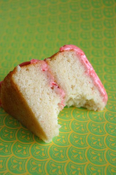 Wedding Cake Icing Recipe on This Recipe Goes With Triple Decker Strawberry Cake